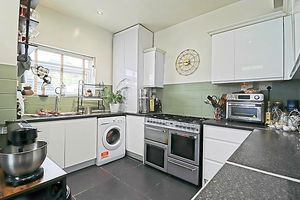 Kitchen- click for photo gallery